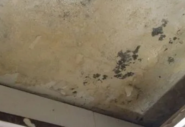 巴塘阳台漏水维修公司分享下巴塘卫生间渗水维修需要注意哪些问题。